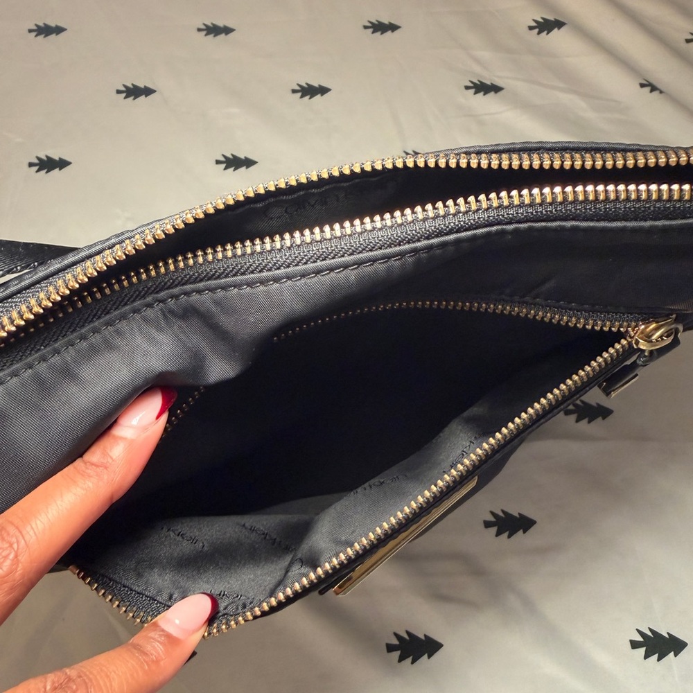 SOLD - Calvin Klein Black Crosbody Shoulder Bag - Picture 10 of 15